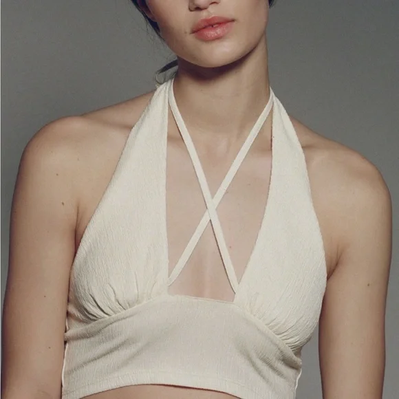 NWT Urban Outfitters Valeria Halter Top - Picture 2 of 4